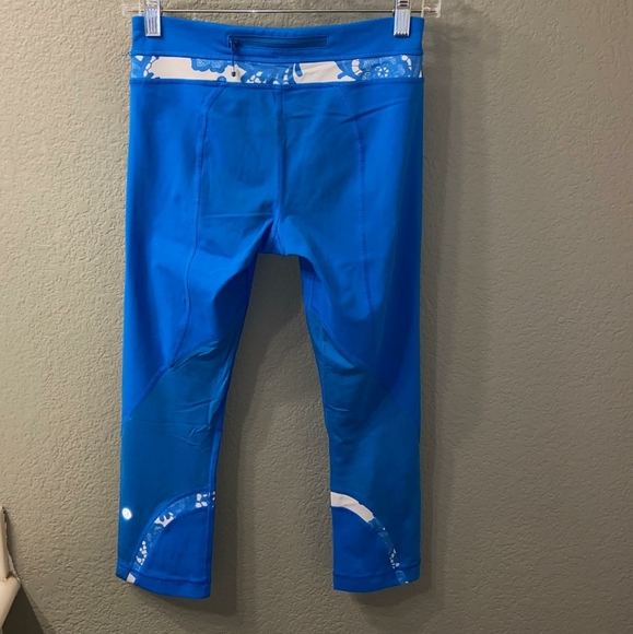 lululemon athletica Pants - Lululemon Beaming Blue Crop Legging Sz 6